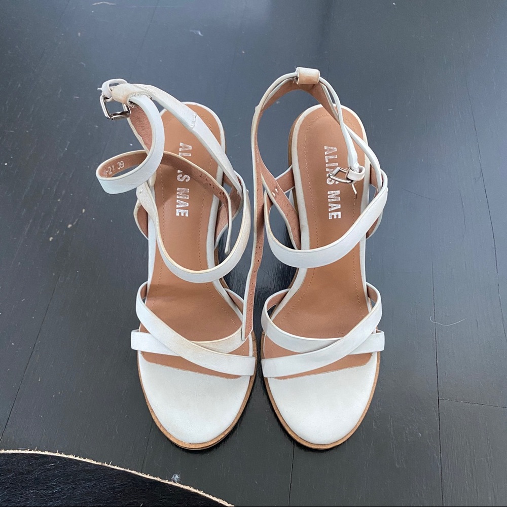 Alias Mae heels in grey